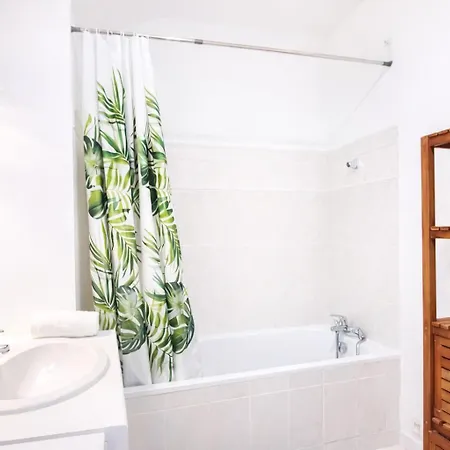 Апартаменты Disneyland & Val D'europe - 2 Mins From Train Station - Cocon Garonne Серри